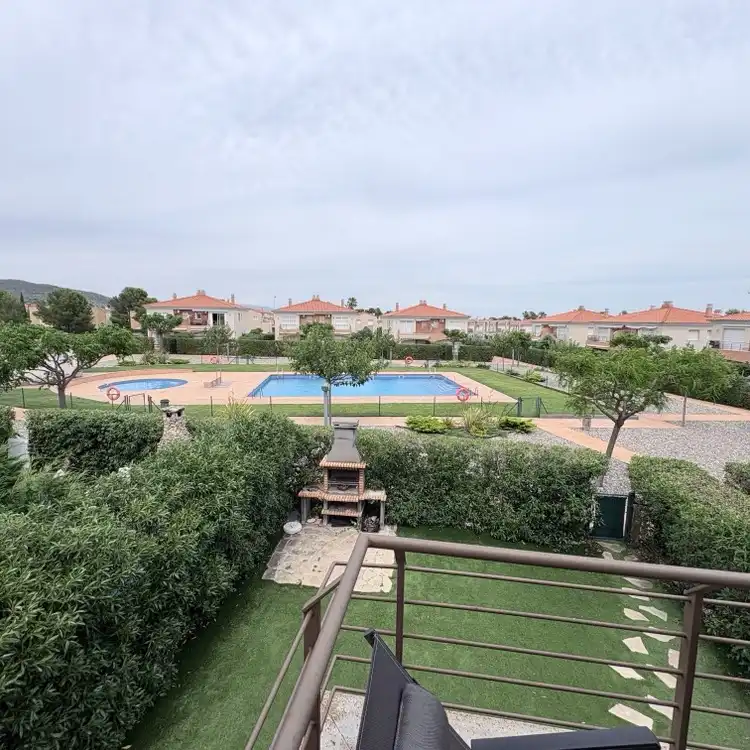Piscina de Apartament en venda en Mont-roig del Camp amb Aire condicionat, Moblat i Piscina comunitària