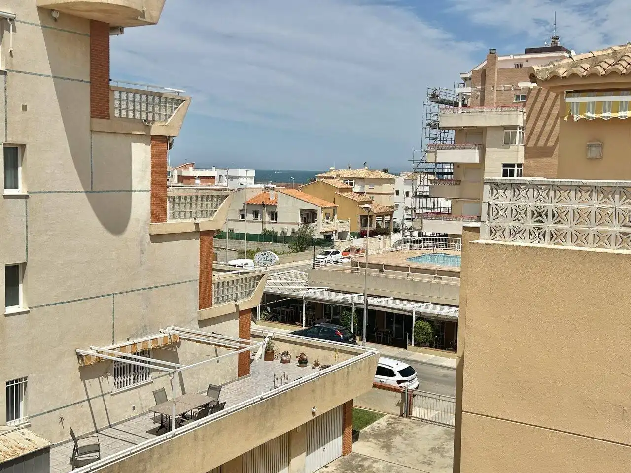 Vista exterior de Casa adosada en venda en Oliva amb Aire condicionat, Calefacció i Jardí privat