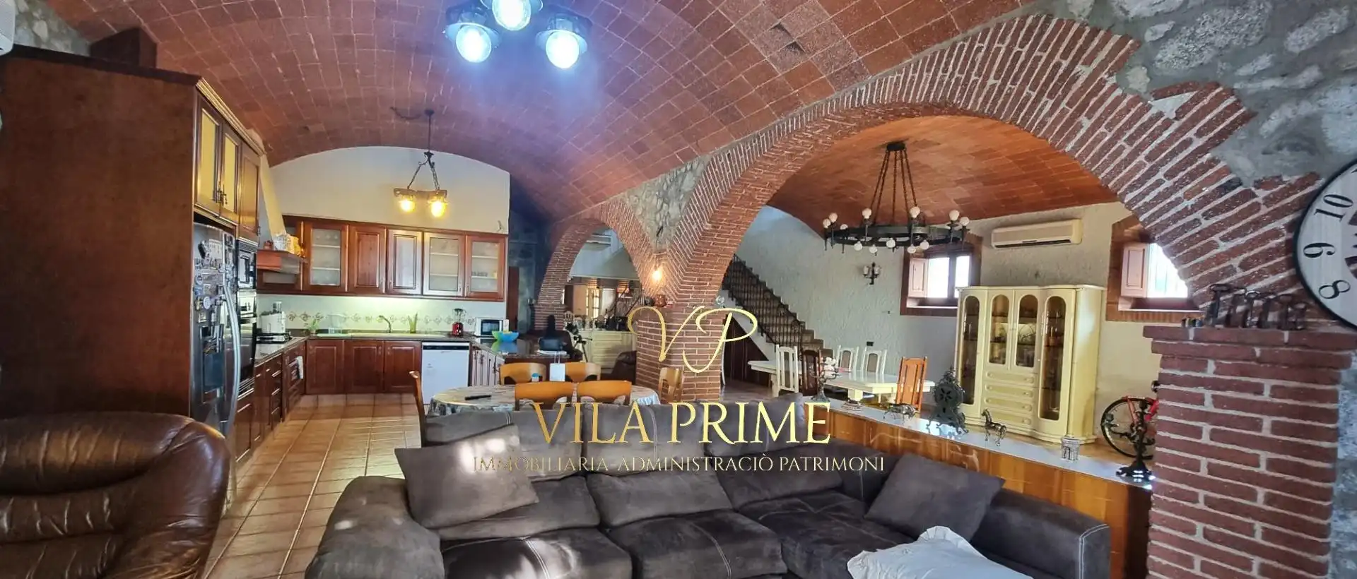 Country house zum Verkauf in Mataró mit Klimaanlage, Heizung und Privatgarten