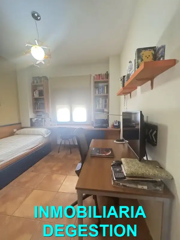Casa adosada en venta en Linarejos