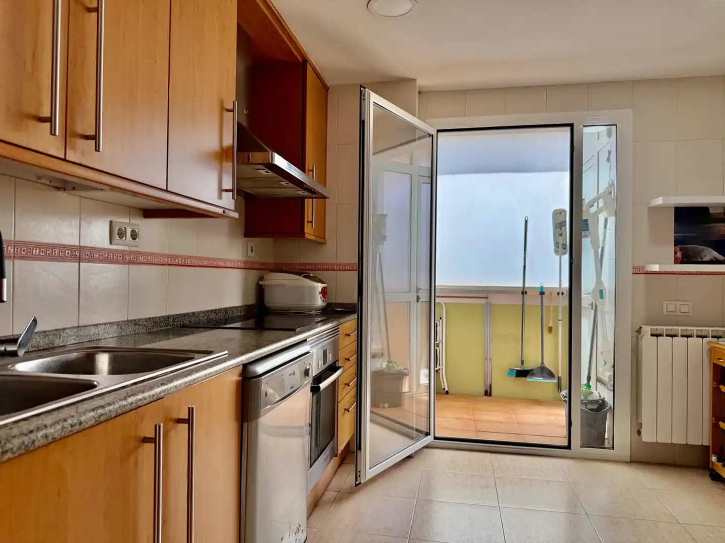 Küche von Wohnung zum Verkauf in Mataró mit Klimaanlage, Heizung und Parkett