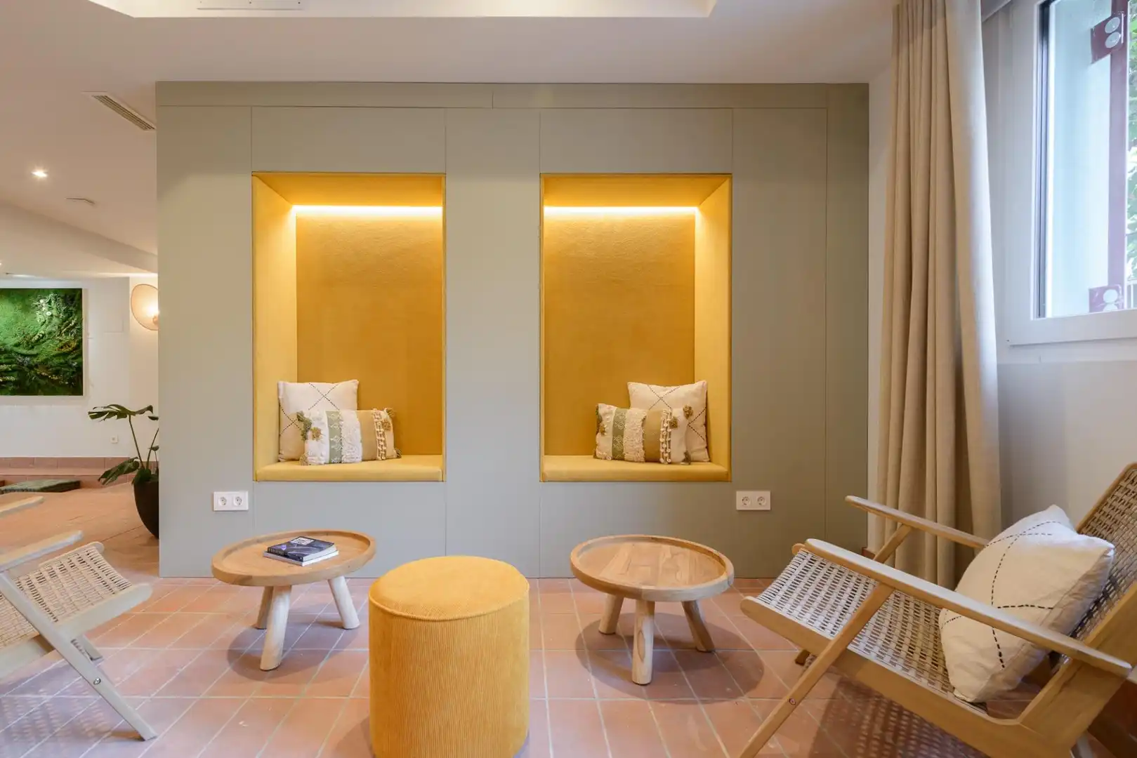 Living room of Study for rent in Madrid  with Air Conditioner, Heating and Furnished
