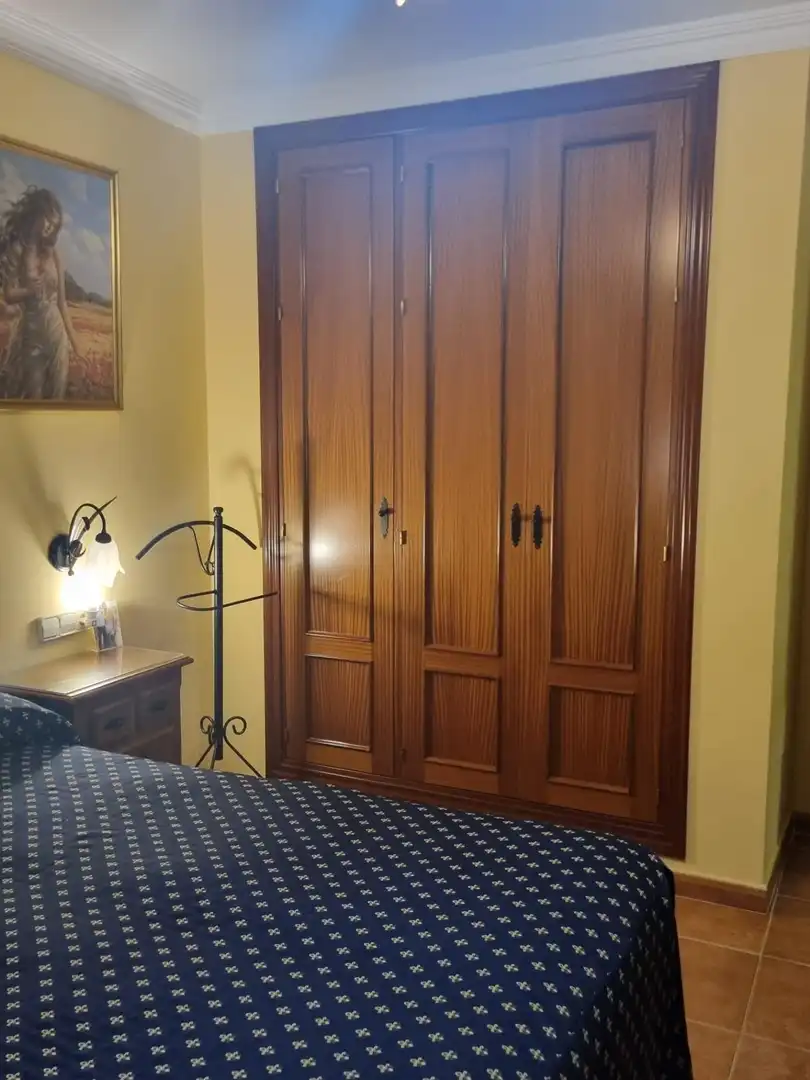 Dormitori de Casa adosada en venda en Algeciras amb Jardí privat, Traster i Piscina comunitària
