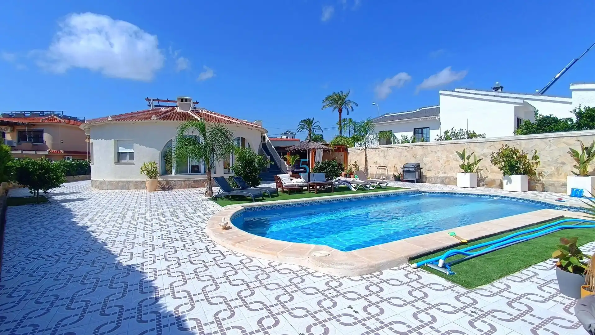 Casa con piscina en venta en Calle Barranco, imagen 2