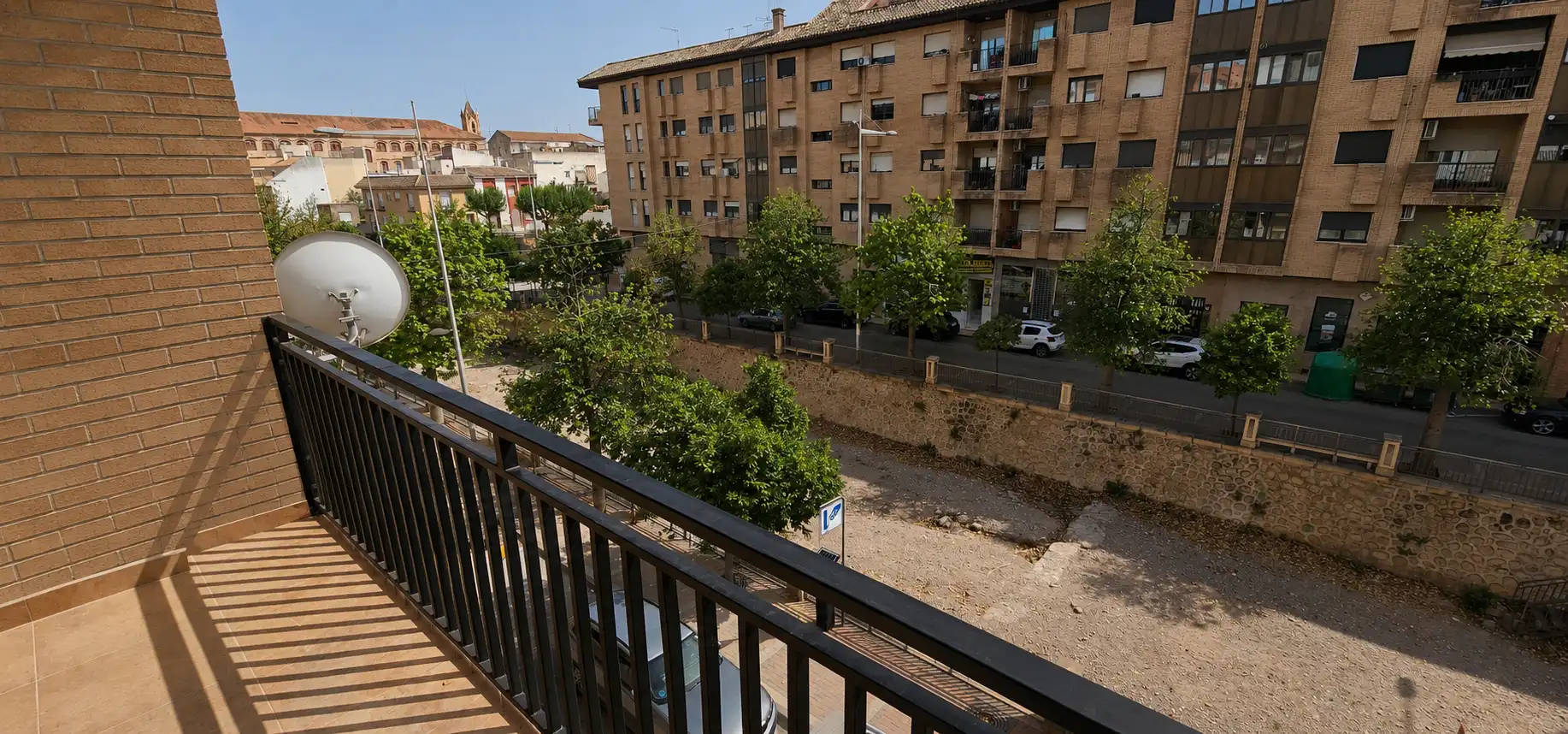 Vista exterior de Pis en venda en Totana amb Moblat, Rentadora i Balcó