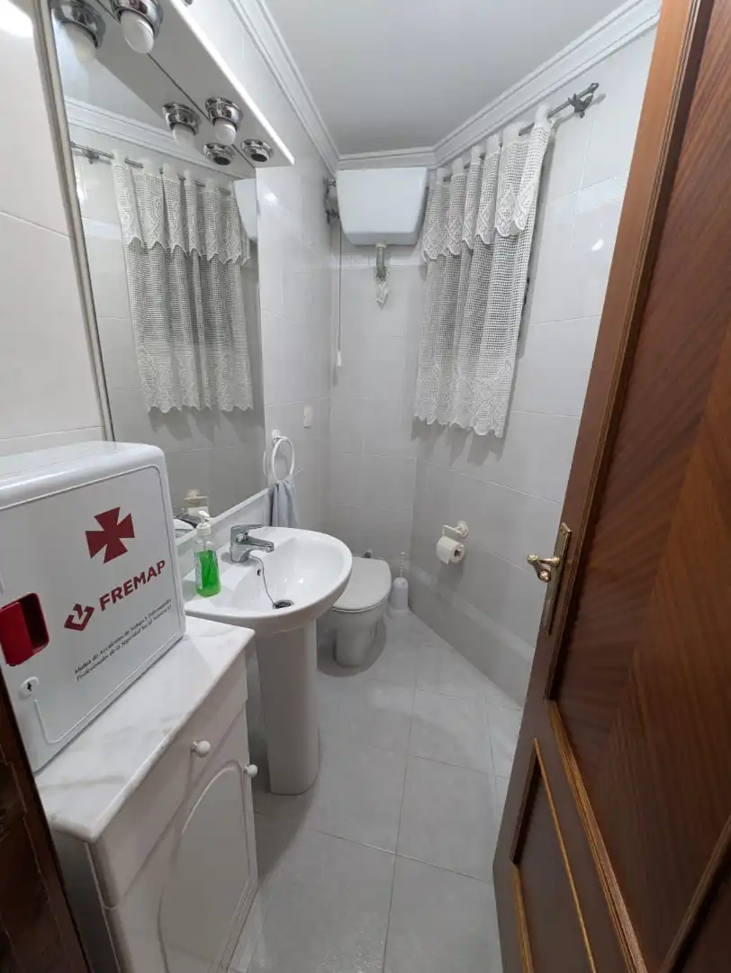 Baño de Piso en venta en Lucena con Calefacción, Terraza y Trastero