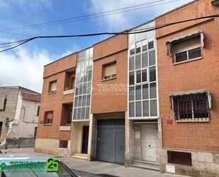 Vista exterior de Casa adosada en venda en Ciudad Real Capital amb Aire condicionat, Calefacció i Terrassa