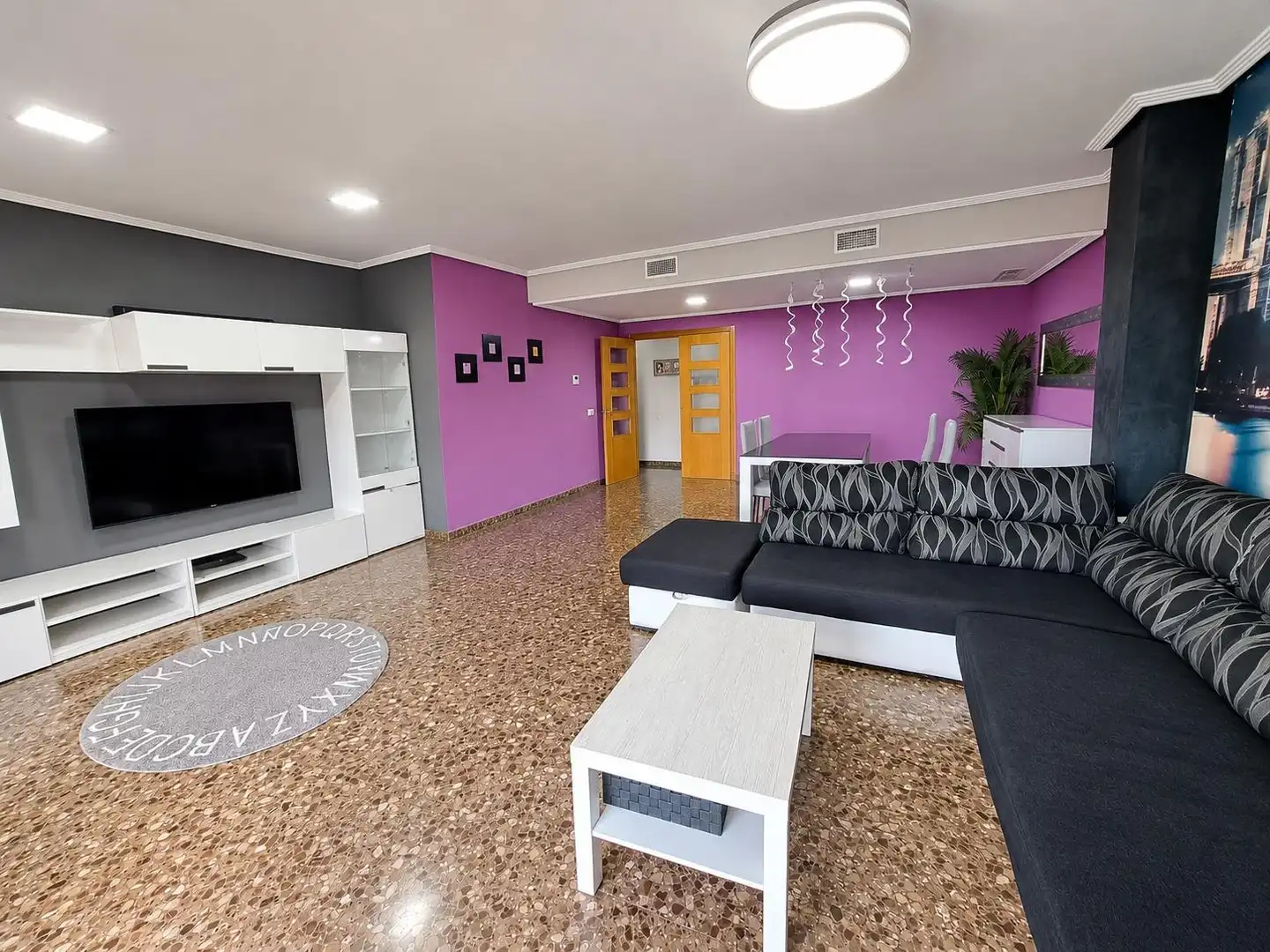 Sala de estar de Ático en venta en Casc Urbà