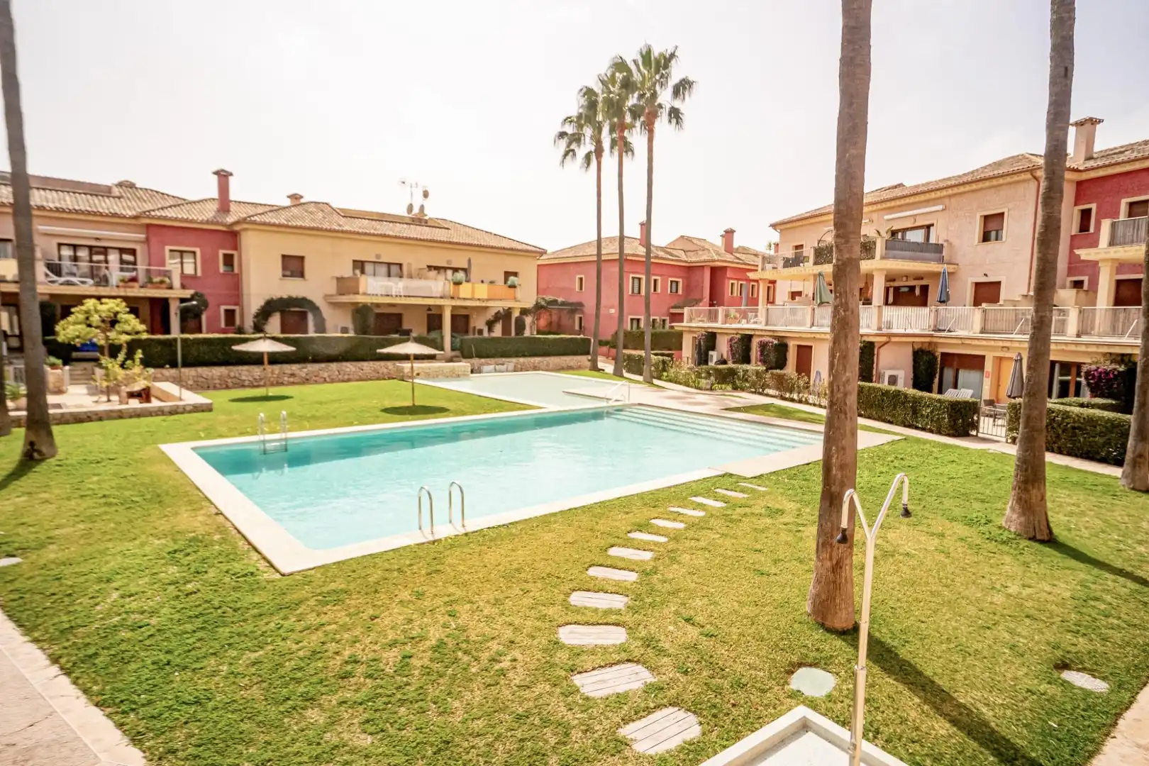 Piscina de Dúplex en venta en Benissa con Aire acondicionado, Calefacción y Jardín privado