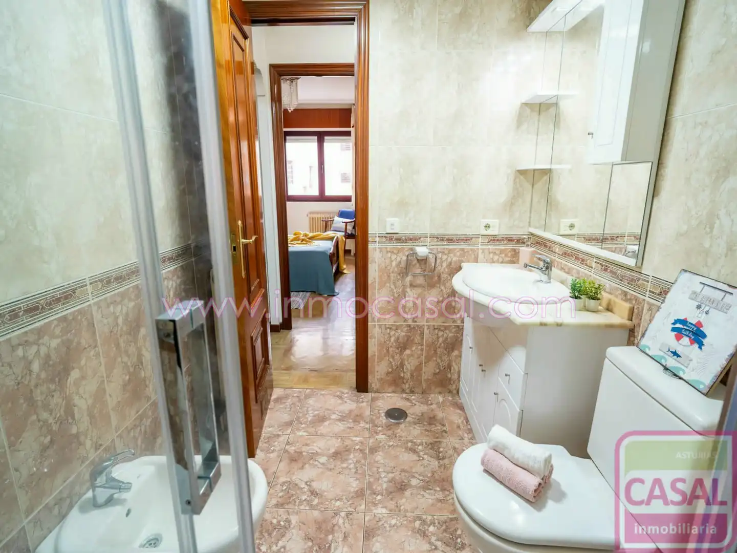 Baño de Piso en venta en Castrillón con Calefacción, Terraza y Amueblado