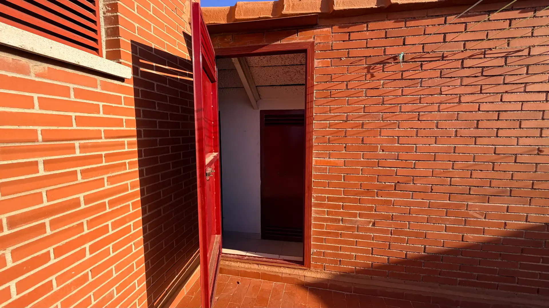 Außenansicht von Wohnung zum Verkauf in Madrid mit Klimaanlage, Heizung und Privatgarten