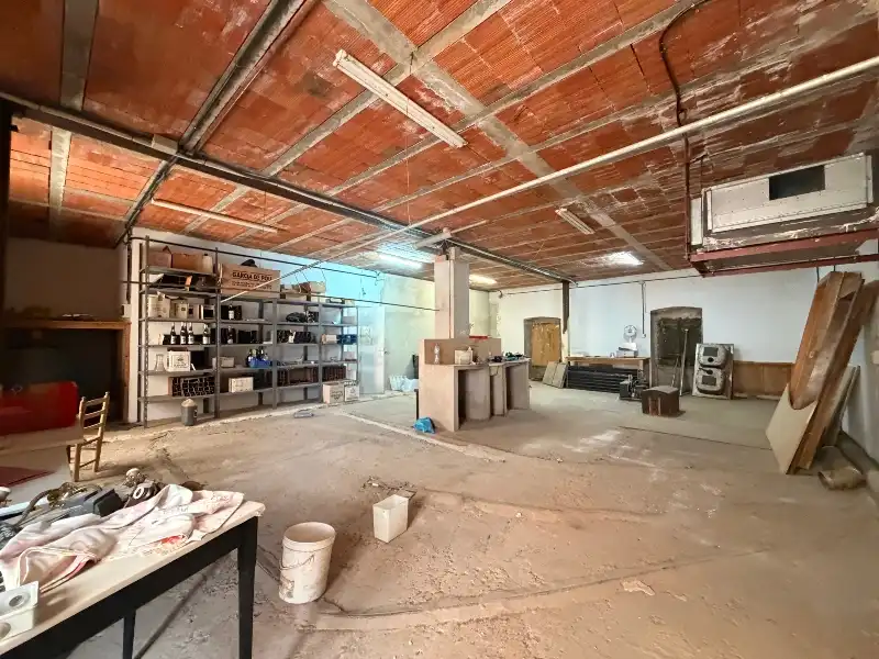 Edificio en venta en La Bisbal d'Empordà