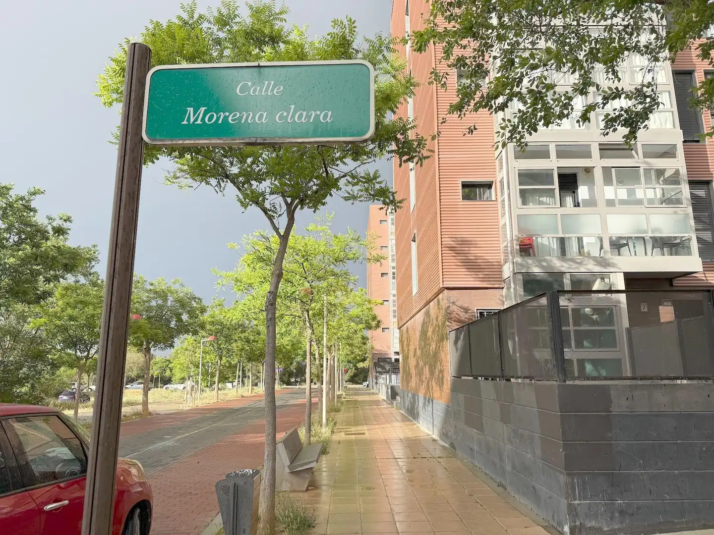 Außenansicht von Garage zum Verkauf in Zaragoza