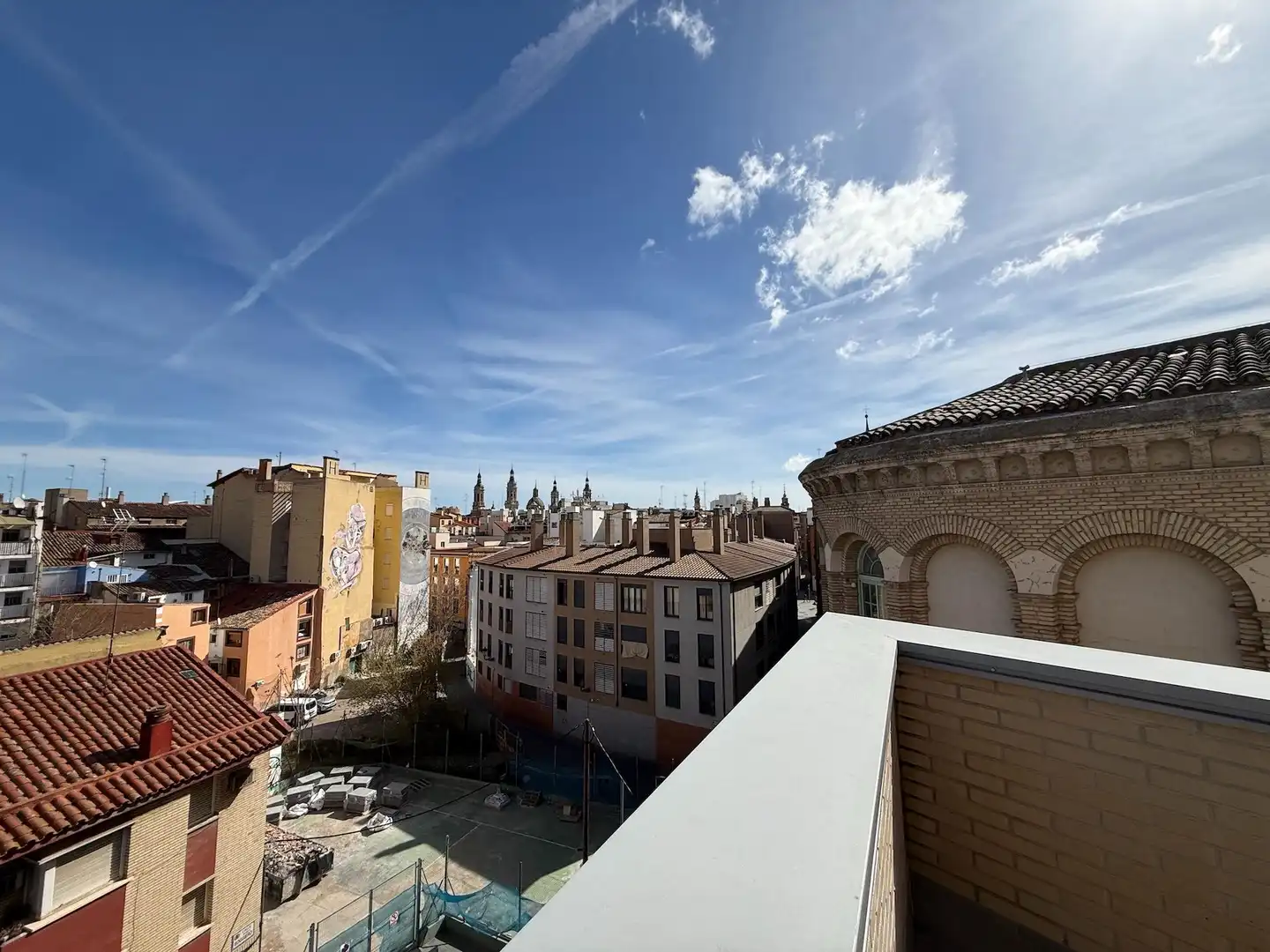 Vista exterior de Ático en venta en Zaragoza con Calefacción, Terraza y Trastero