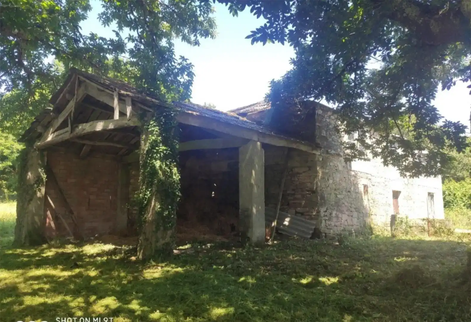 Vista exterior de Casa o xalet en venda en Muras amb Jardí privat
