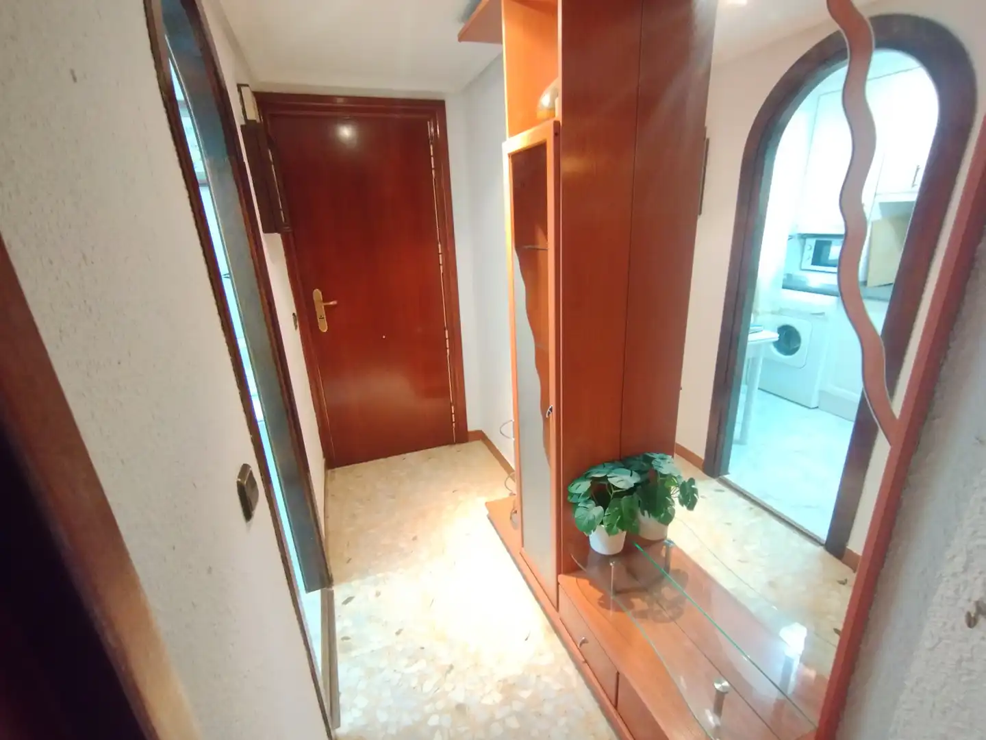 Wohnung zum Verkauf in Zaragoza mit Heizung, Terrasse und Möbliert