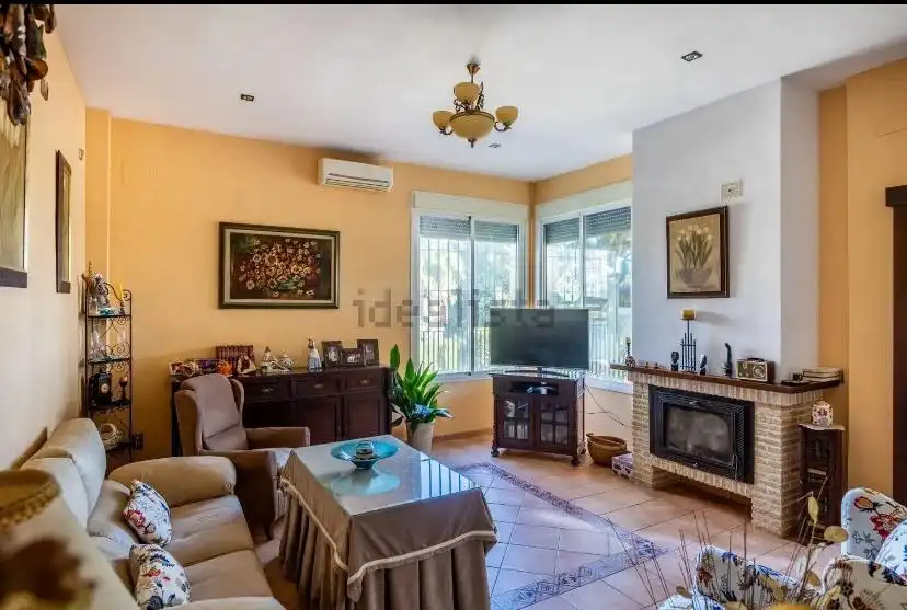 Sala de estar de Casa o chalet en venta en Olivares con Aire acondicionado, Calefacción y Jardín privado