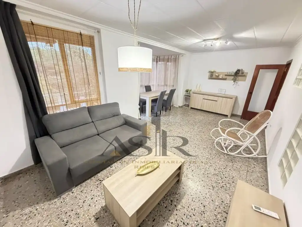 Sala d'estar de Pis en venda en Casc Urbà