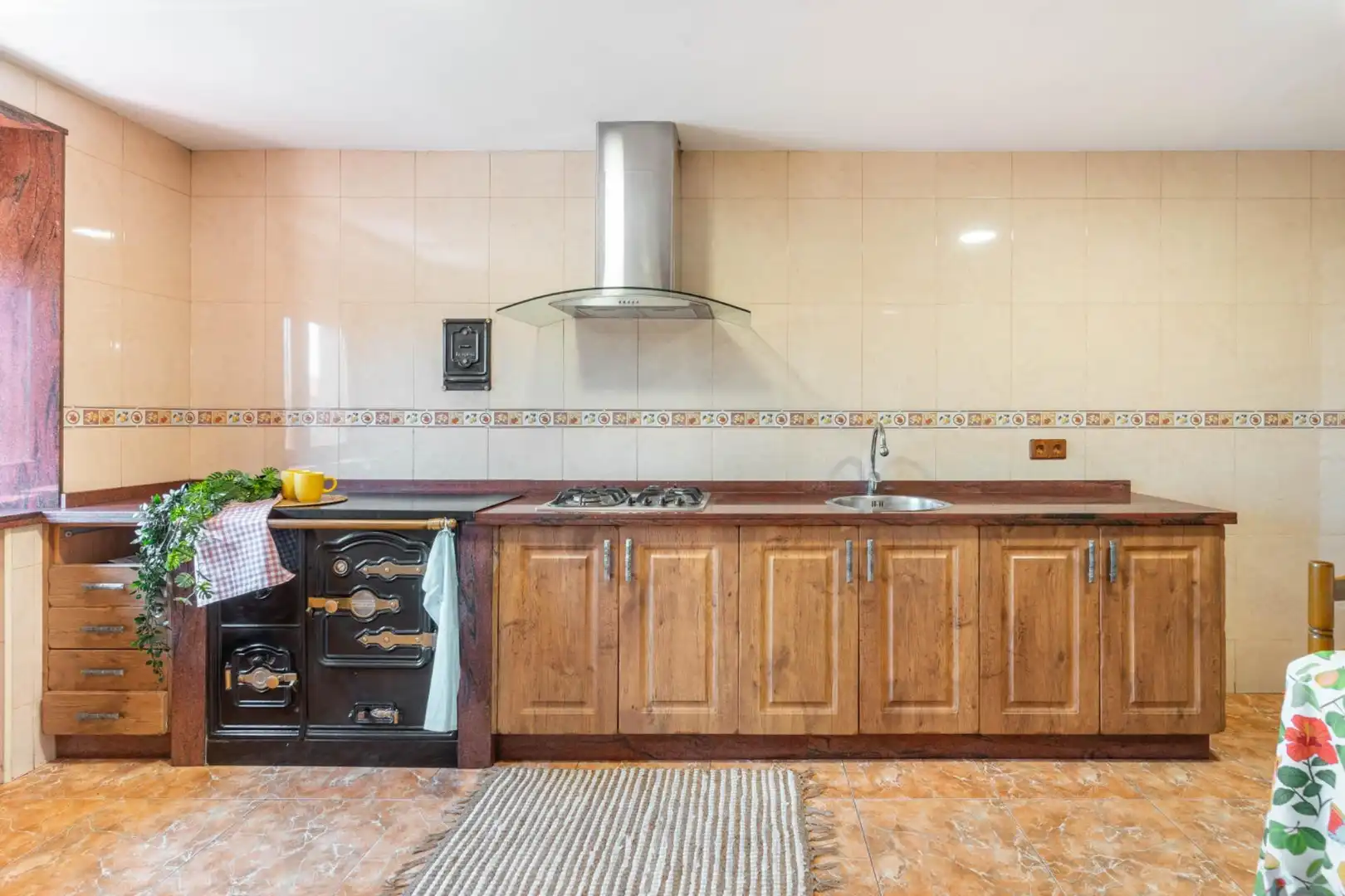 Cocina de Casa o chalet en venta en Sariego con Calefacción, Terraza y Amueblado