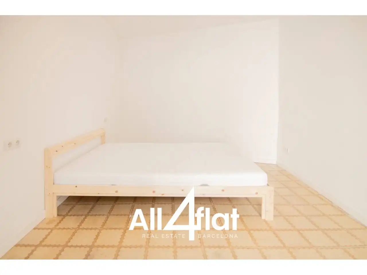 Bedroom of Flat for sale in Barcelona  with Air Conditioner