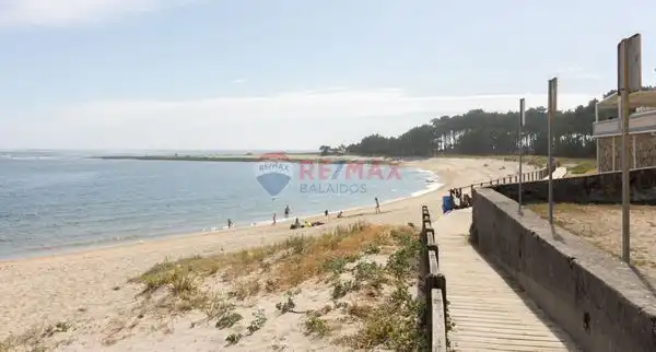 Vista exterior de Casa o xalet en venda en A Guarda   amb Calefacció, Jardí privat i Parquet
