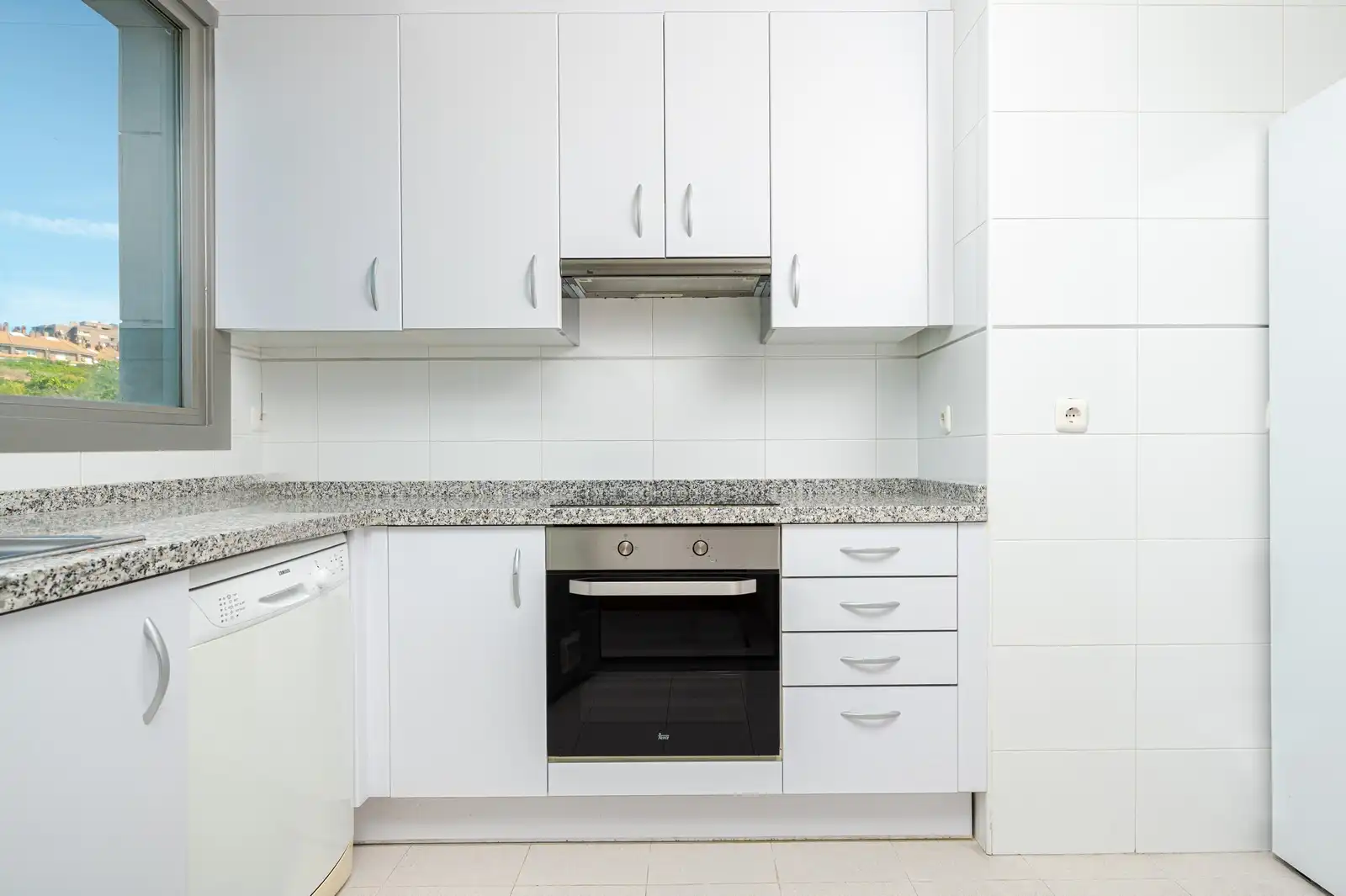 Kitchen of Flat for sale in Valladolid  with Storage room