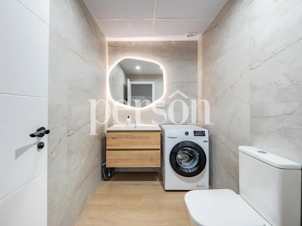 Badezimmer von Erdgeschoss zum Verkauf in Valencia mit Klimaanlage, Terrasse und Abstellraum