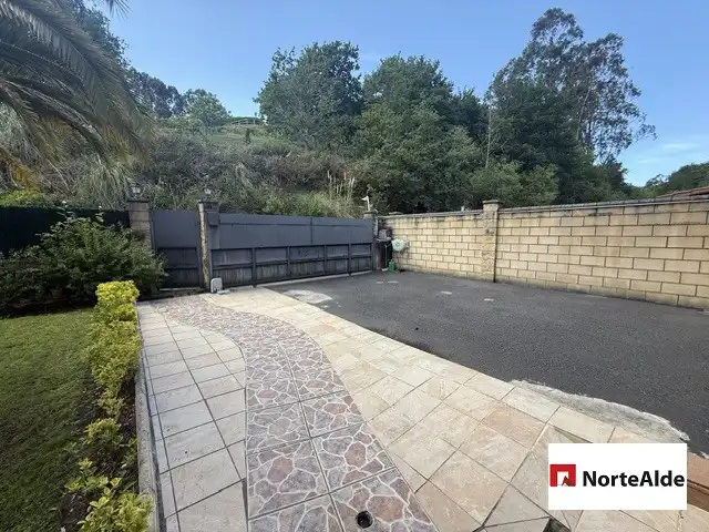 Parking of Houses for sale in Maruri-Jatabe  with Heating, Private garden and Storage room