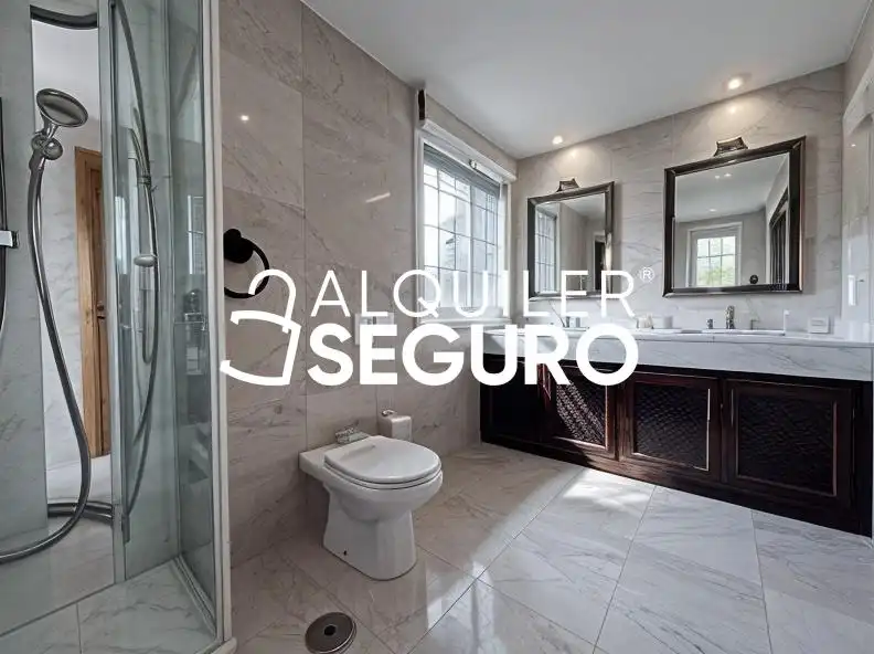 Bathroom of Houses for rent in Madrid  with Heating, Terrace and Storage room