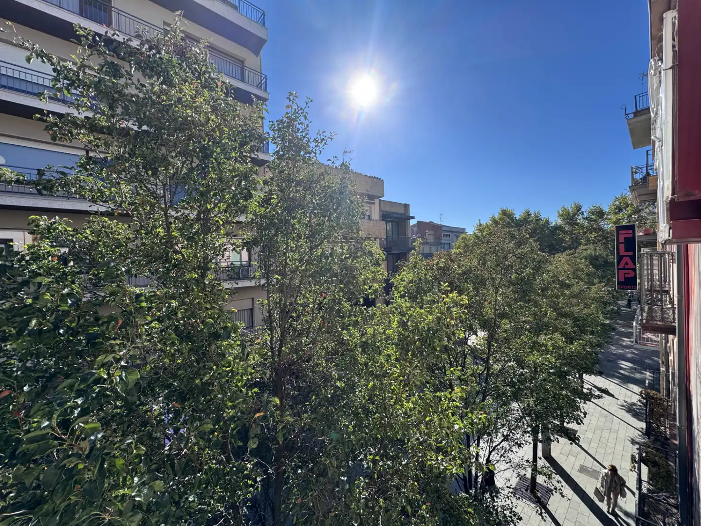 Vista exterior de Oficina en venta en Granollers con Alarma