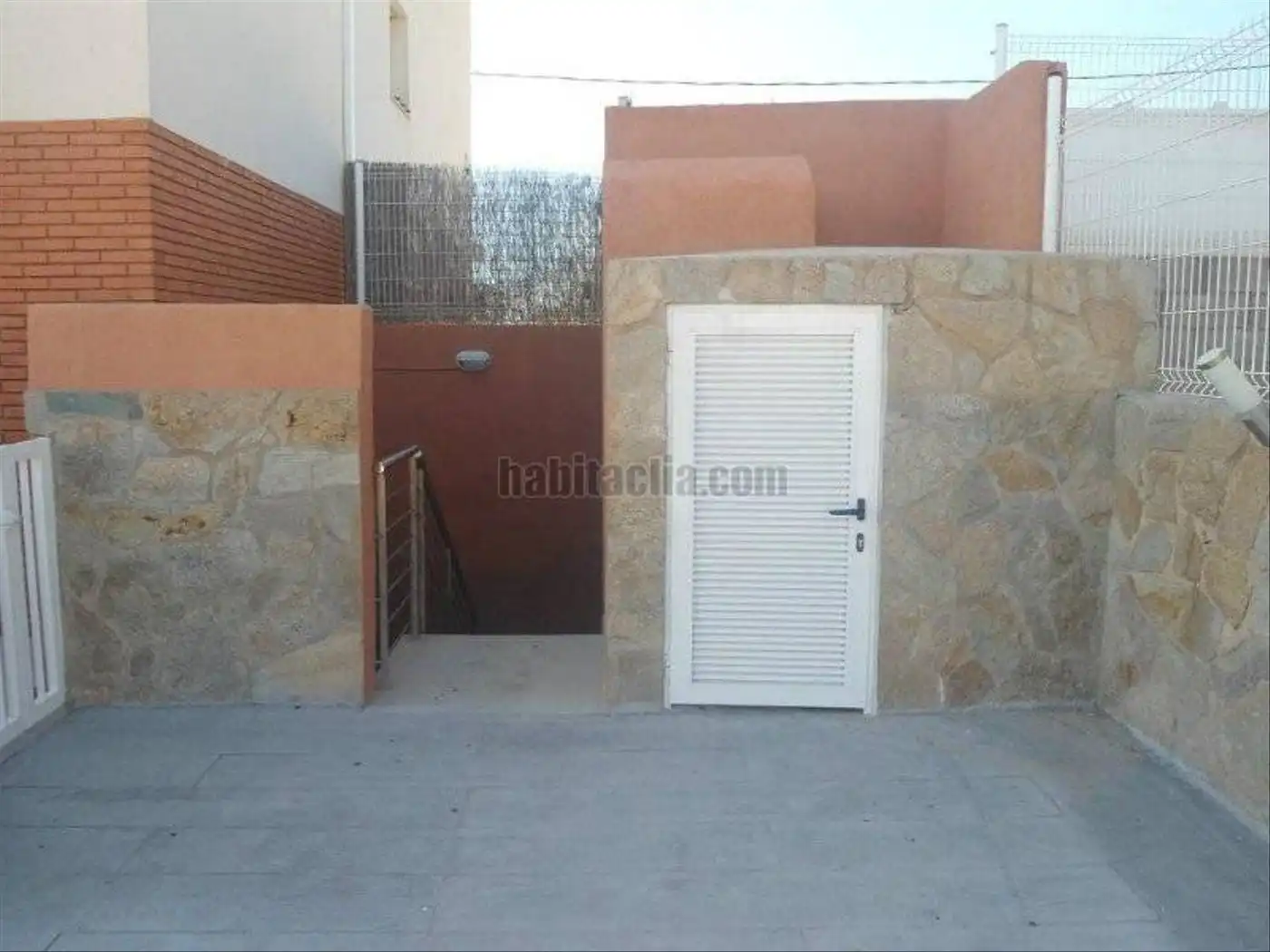 Vista exterior de Casa adosada en venda en Alcanar amb Terrassa, Traster i Moblat