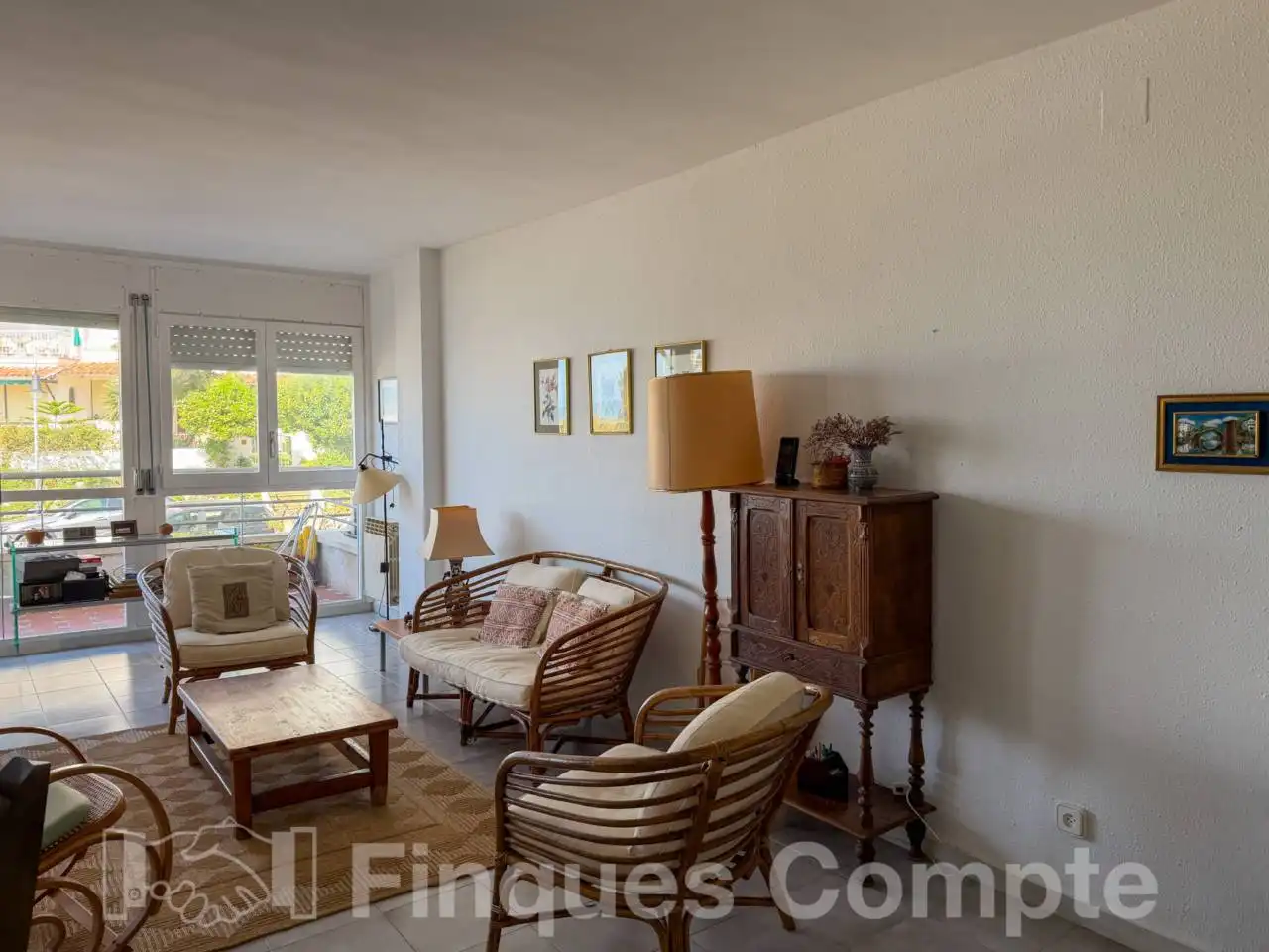 Living room of Apartments for sale in Roda de Berà  with Heating, Terrace and Furnished