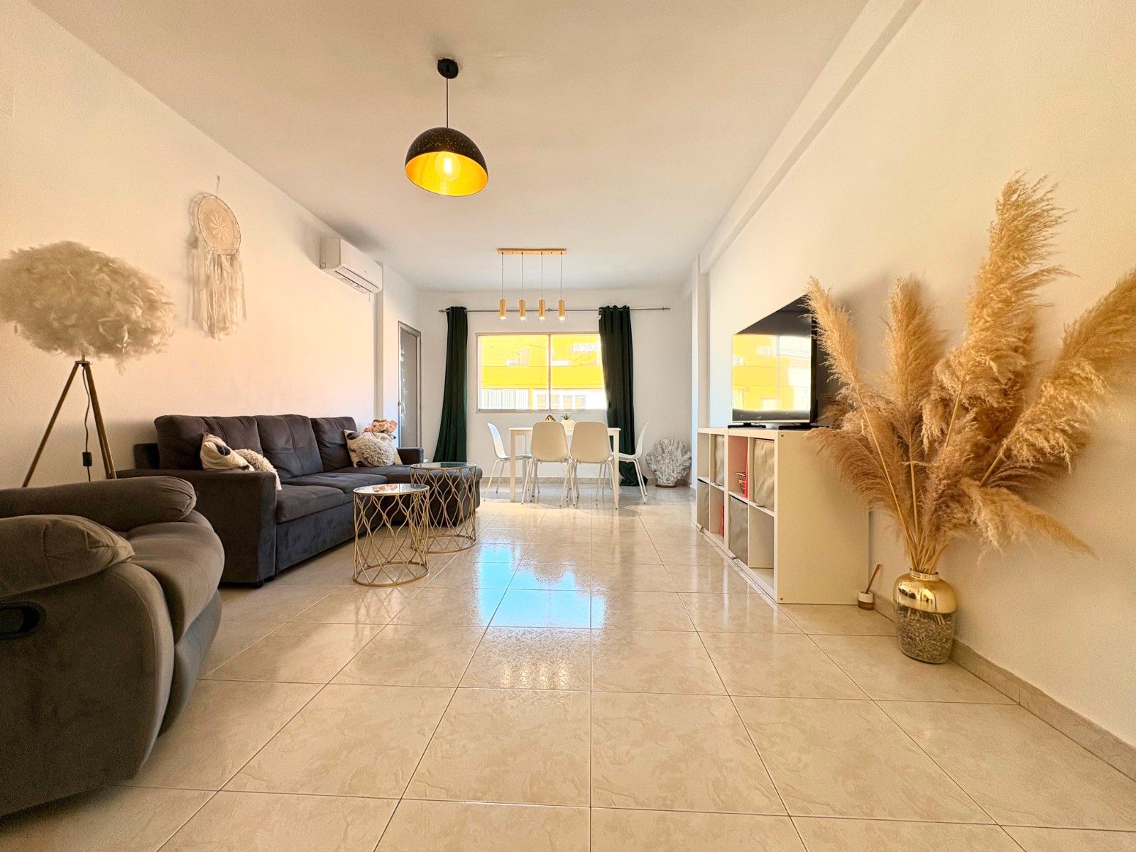 Living room of Flat for sale in Dénia  with Air Conditioner, Balcony and Internet