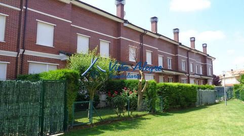 Foto 2 de Casa adosada en venta en Travesia Camino de la Cantera, Casalarreina, La Rioja