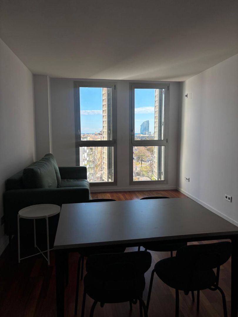 Wohnzimmer von Wohnung zur Miete in  Barcelona Capital mit Klimaanlage, Heizung und Privatgarten