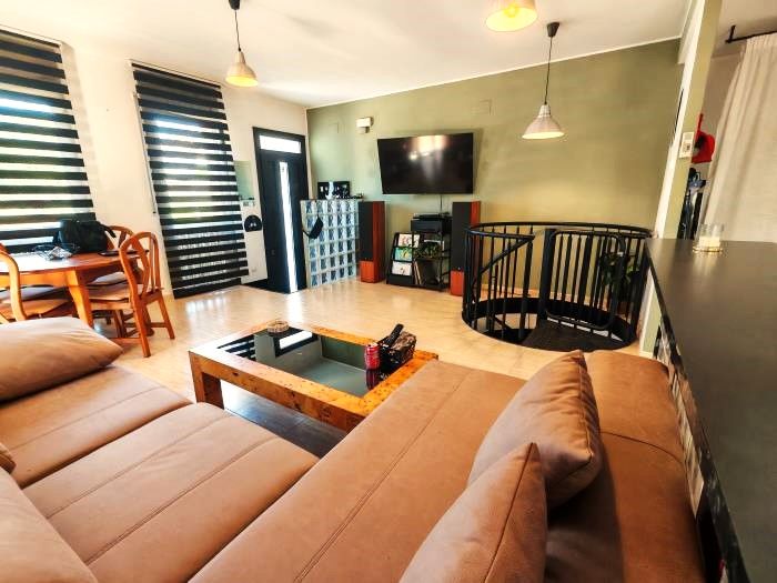 Sala d'estar de Estudi en venda en Santa Eulàlia de Ronçana amb Calefacció