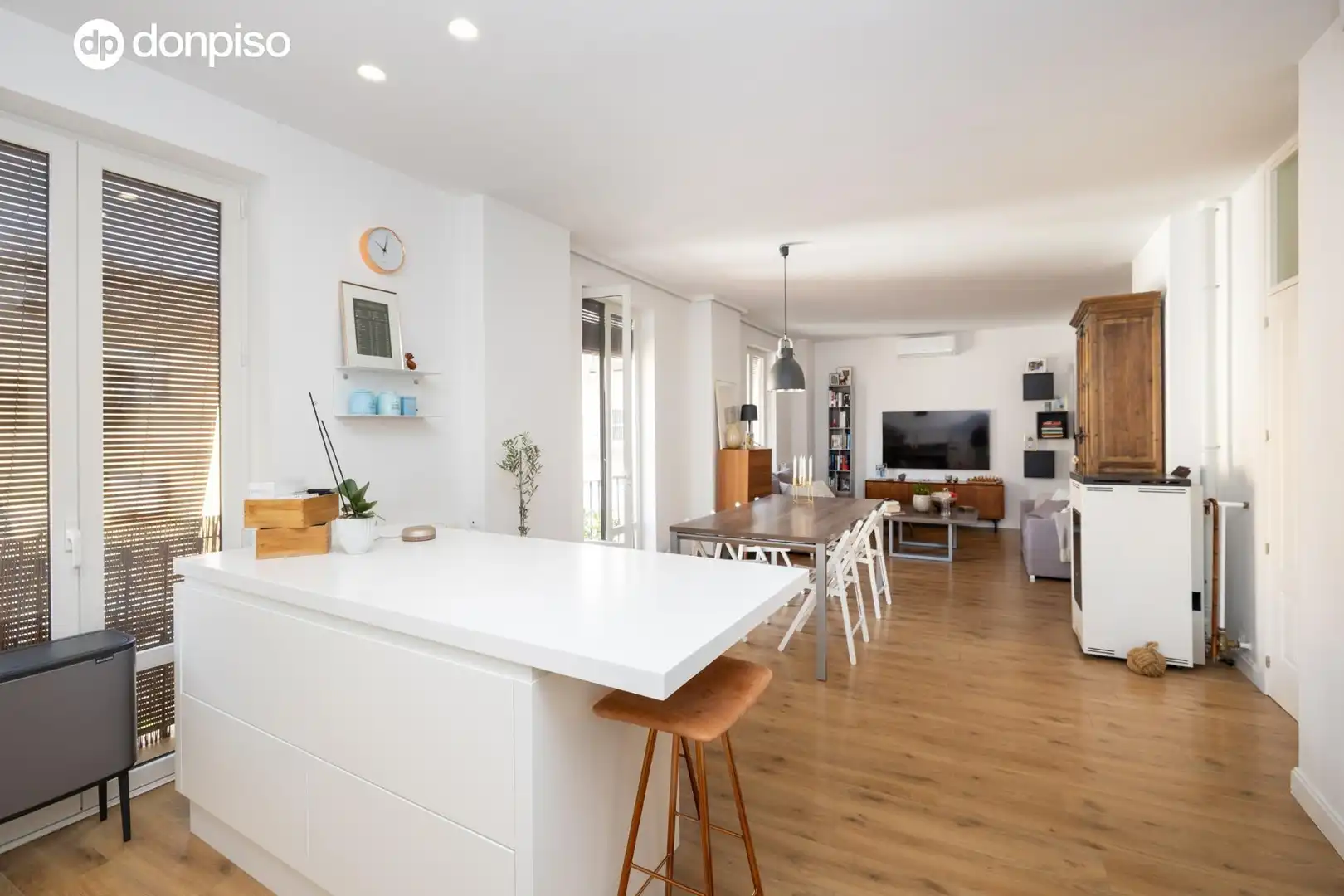 Piso con terraza en venta en Calle Santa Teresa 13