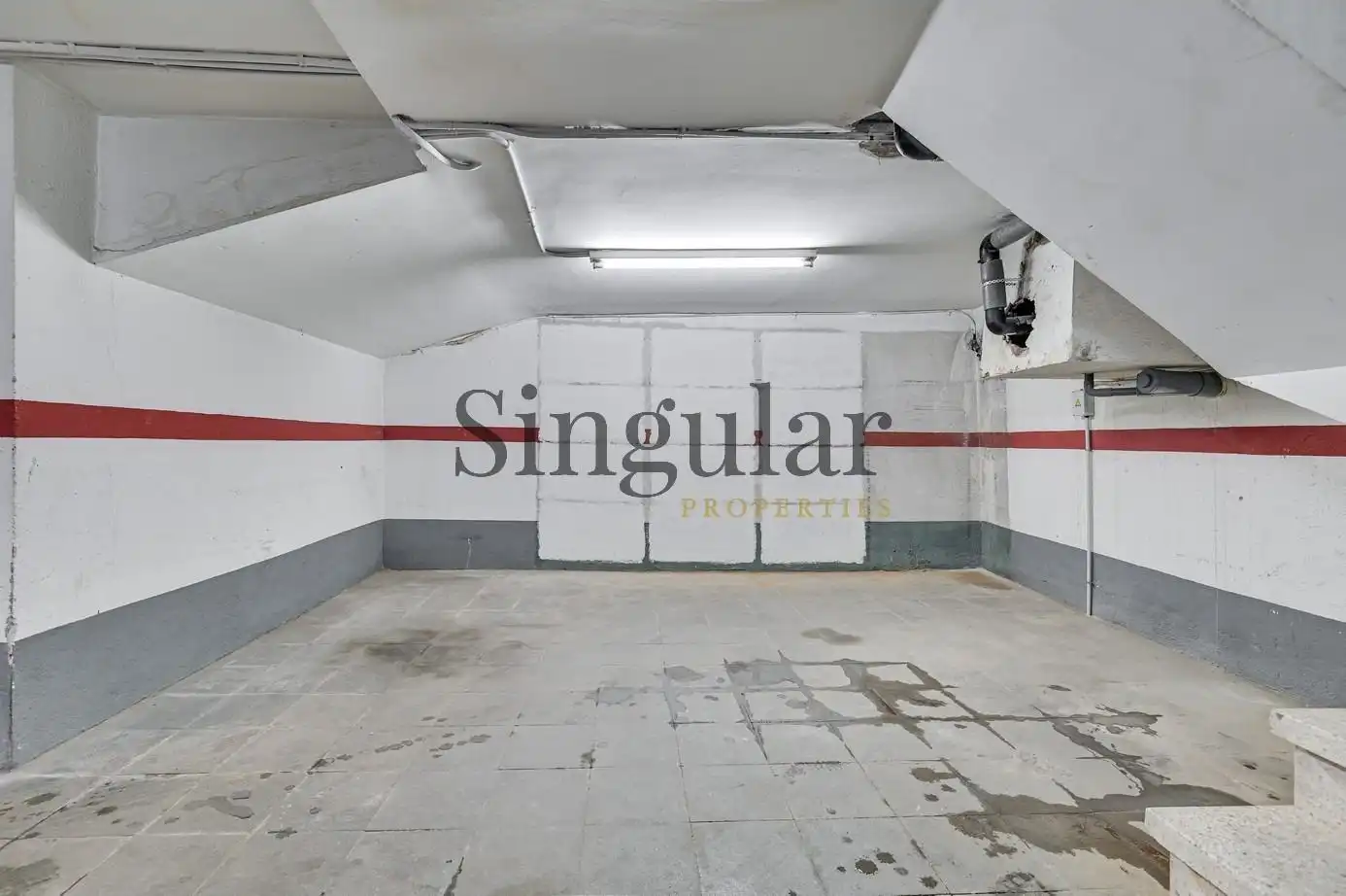 Parking de Ático en venta en Barcelona con Calefacción, Terraza y Piscina