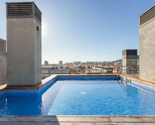 Swimming pool of Flat to rent in  Barcelona Capital  with Air Conditioner, Heating and Parquet flooring