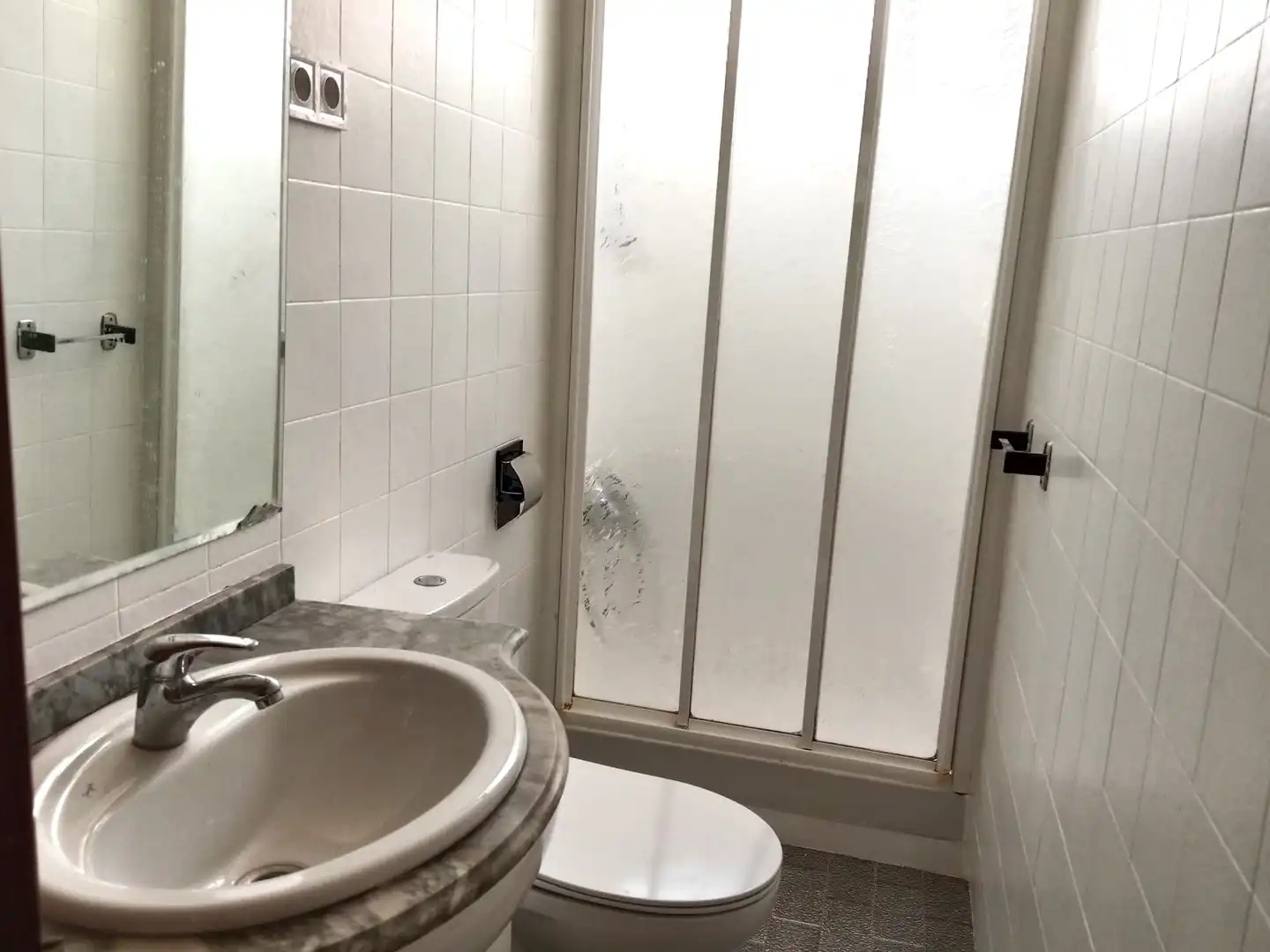 Baño de Piso de alquiler en Madrid con Calefacción y Terraza