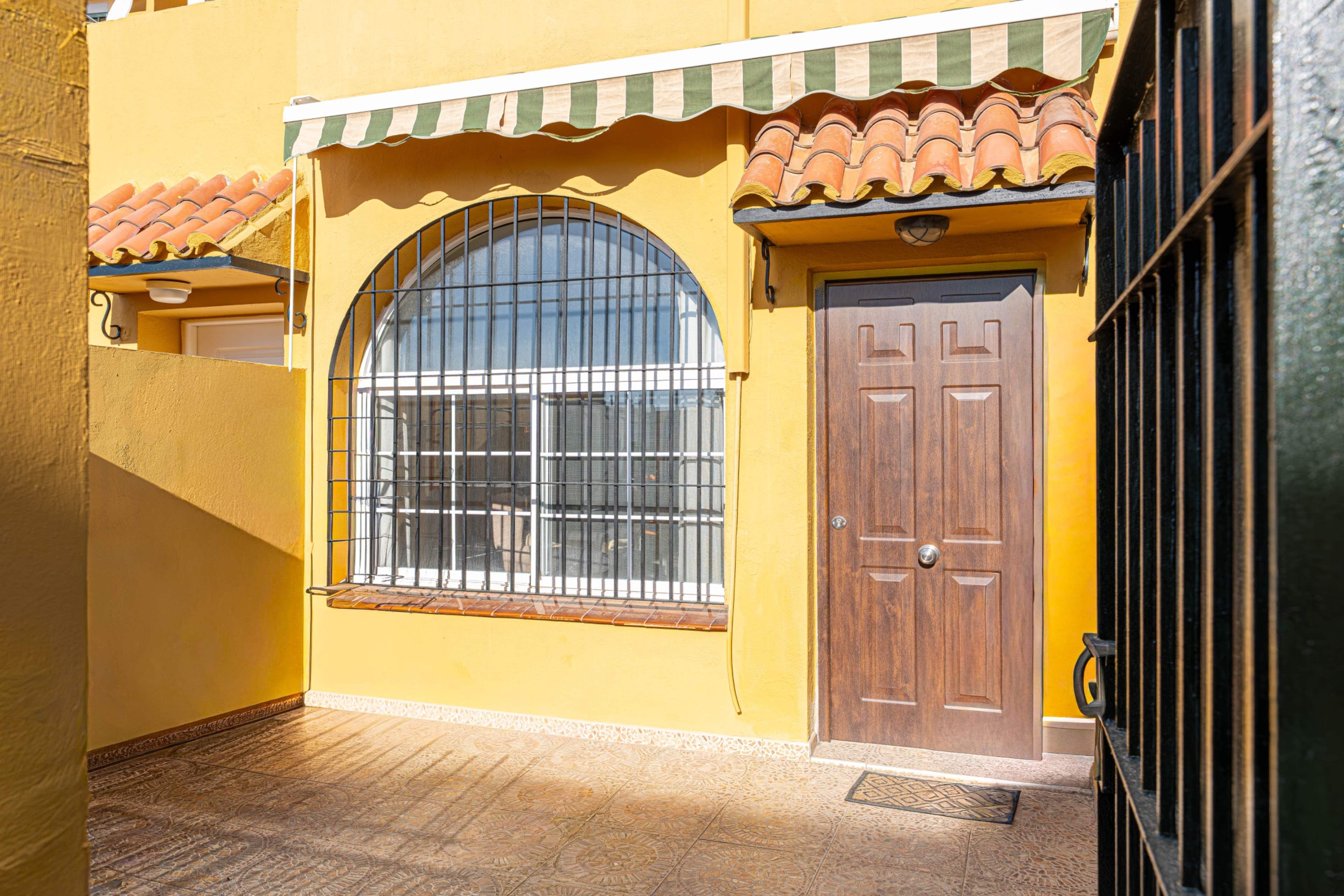 Exterior view of Single-family semi-detached for sale in Torremolinos  with Air Conditioner, Furnished and Community pool