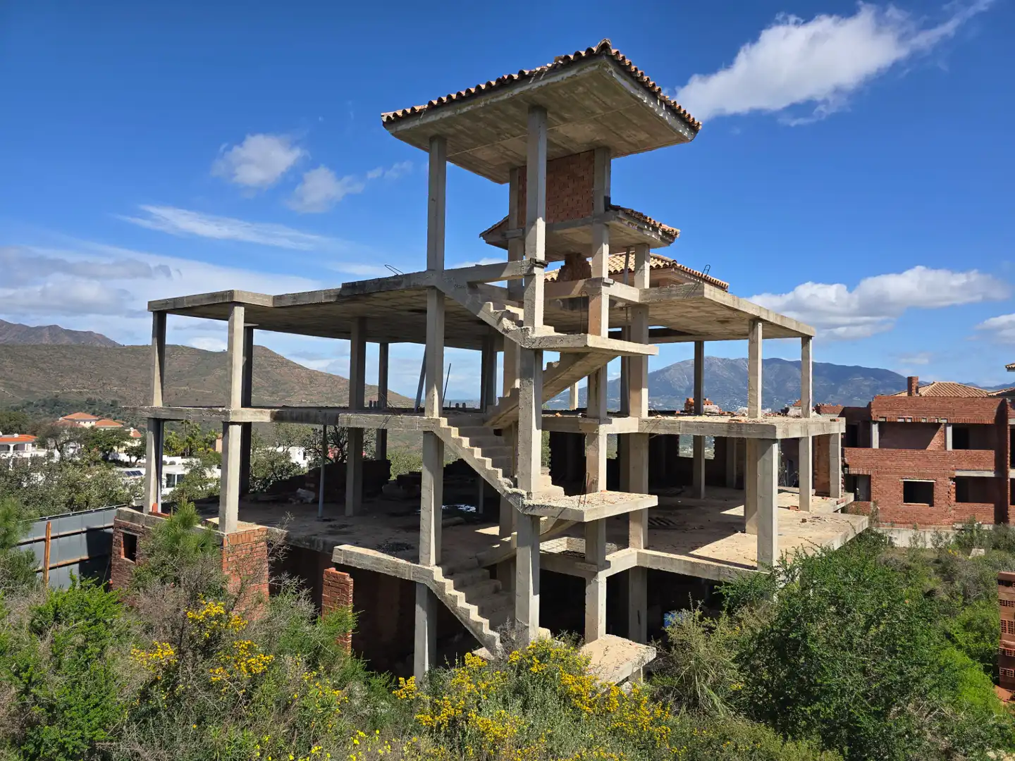 Vista exterior de Edifici en venda en Ojén amb Piscina comunitària