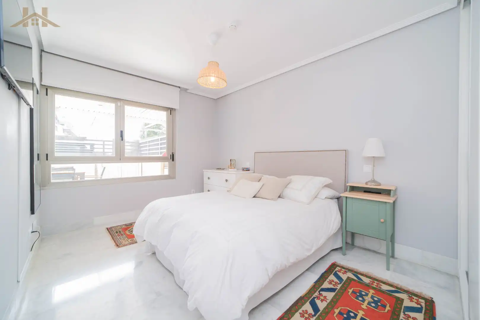 Habitación de Planta baja en venta en Boadilla del Monte con Aire acondicionado, Calefacción y Jardín privado