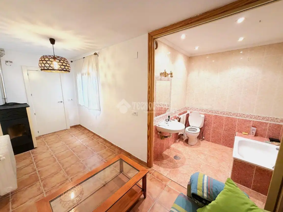 Bathroom of Flat for rent in Cuenca  with Heating, Private garden and Terrace