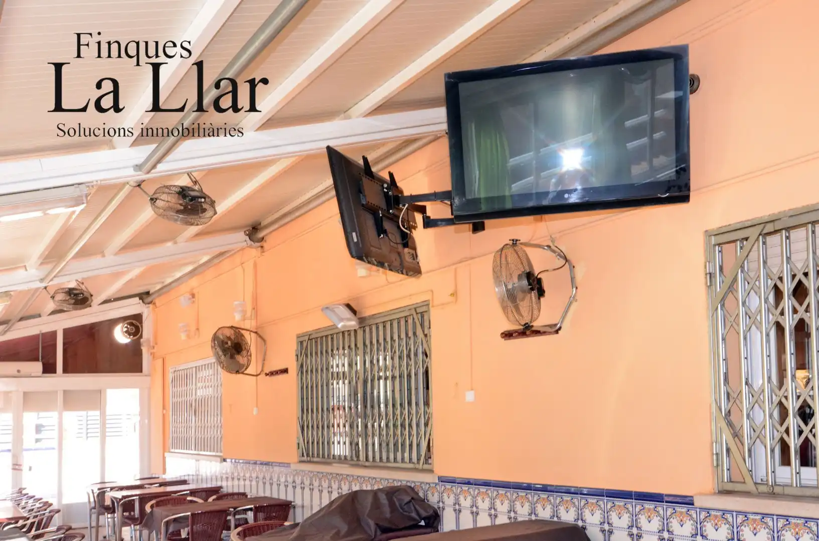 Commercial properties for sale in d'Ernest Lluch, Torrent Ballester