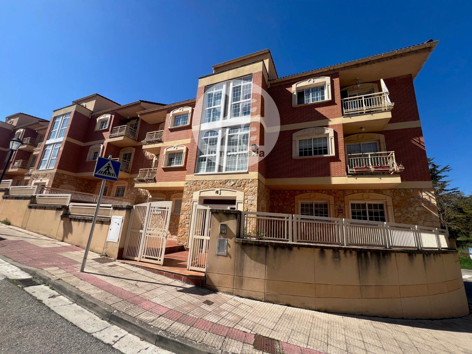 Vista exterior de Pis en venda en Burgos Capital amb Calefacció, Terrassa i Traster