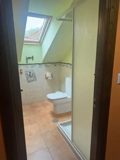 Badezimmer von Maisonette zum Verkauf in Taramundi mit Heizung, Parkett und Abstellraum