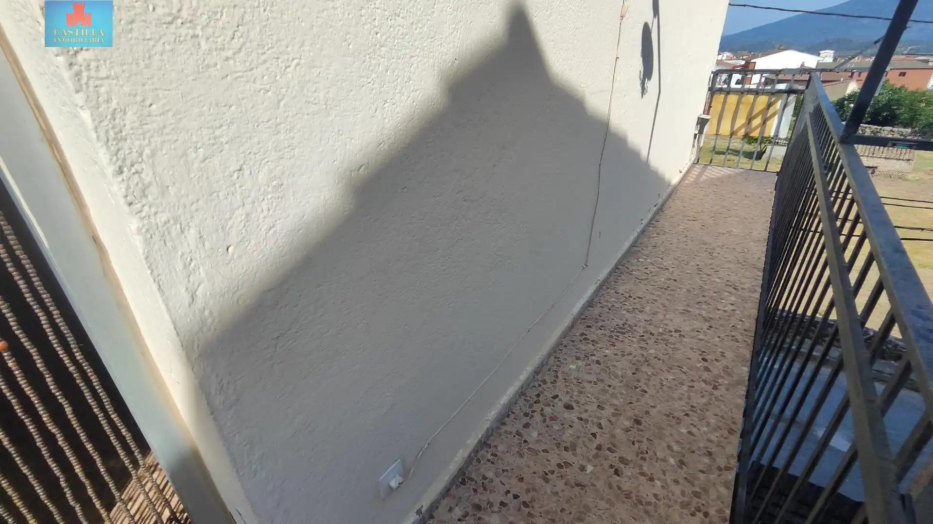 Vista exterior de Piso en venta en El Barraco  con Calefacción, Terraza y Amueblado