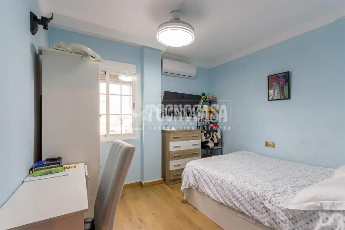 Habitación de Piso en venta en Vélez-Málaga con Aire acondicionado, Calefacción y Balcón