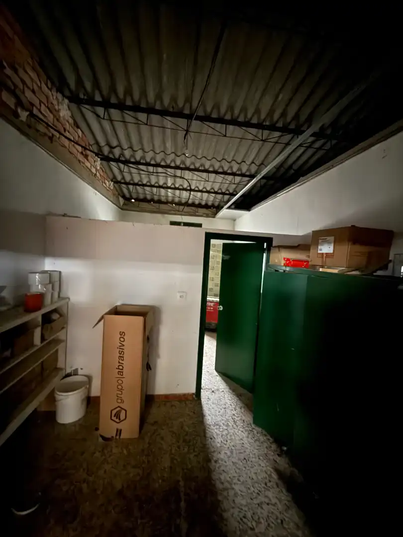 Nave industrial en venta en Casas de Haro con Alarma